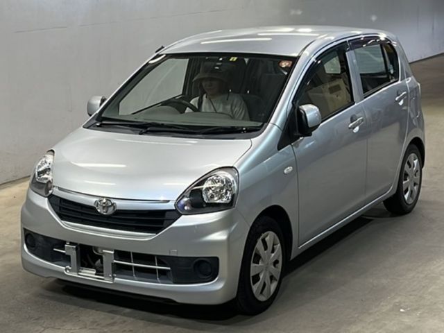 2073 TOYOTA PIXIS EPOCH LA300A 2016 г. (KCAA Fukuoka)